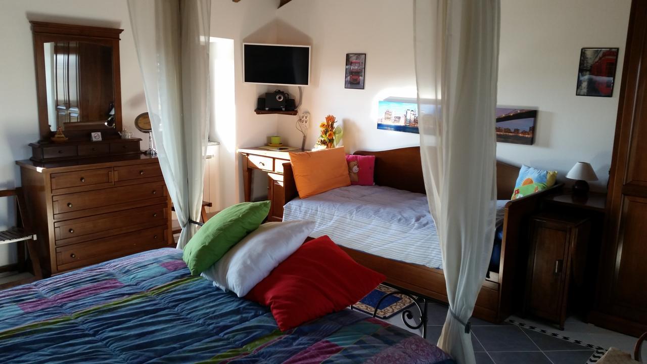 לינה וארוחת בוקר Carpeneto Cascina Rosa Camilla מראה חיצוני תמונה